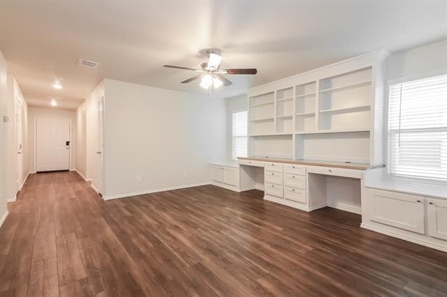 Foto del edificio - 5213 Longshadow Dr