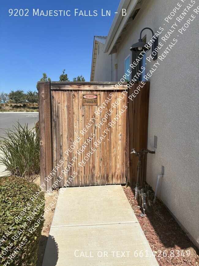 Building Photo - 9202 Majestic Falls Ln
