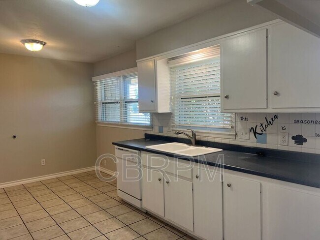 Foto del edificio - 4805 42nd St