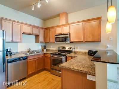 Building Photo - 1133 N Grape Dr