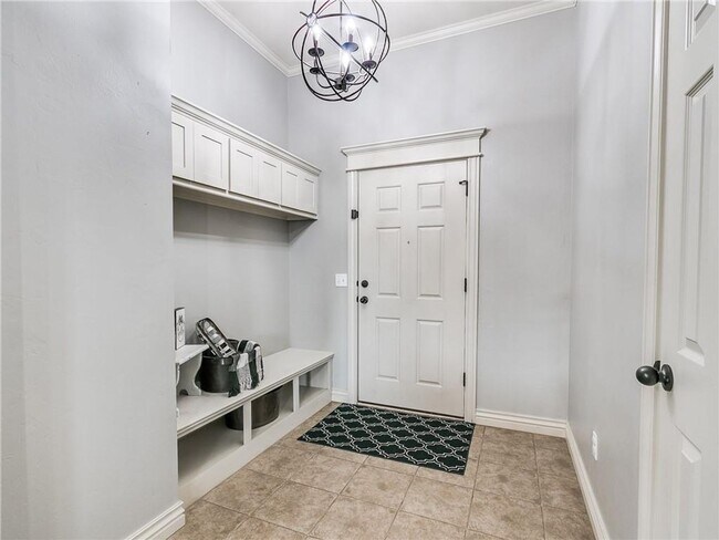 Building Photo - Charming Home in Lone Oak Village + Deer C...