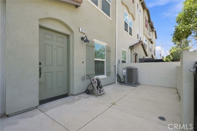 Building Photo - 1279 Bonnet Wy