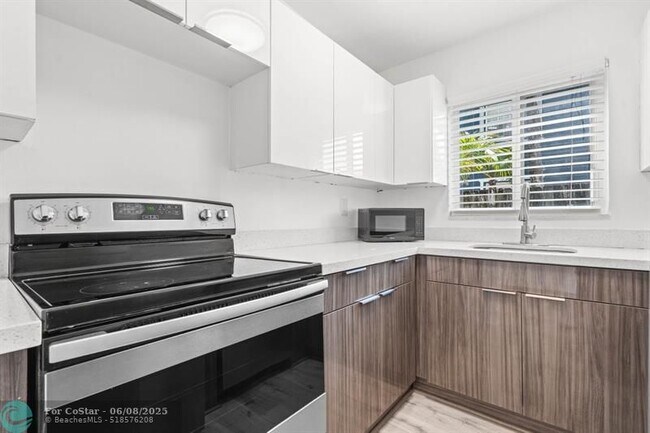 Foto del edificio - 45 NE 24th St