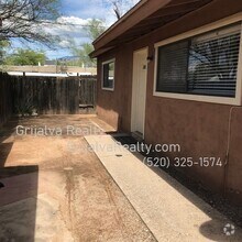 Building Photo - 2020 N Madelyn Ave