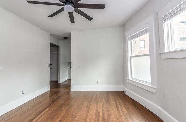 Building Photo - 369 Tappan St