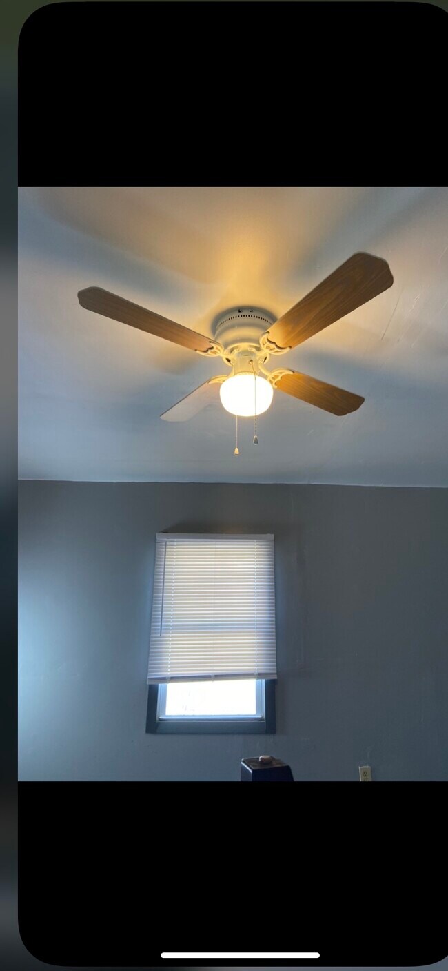 Bedroom 1 - 13 John St