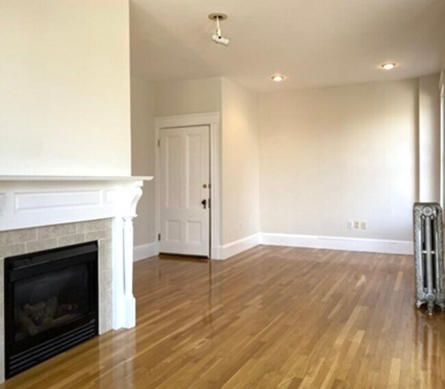 Building Photo - 2 Termine Ave