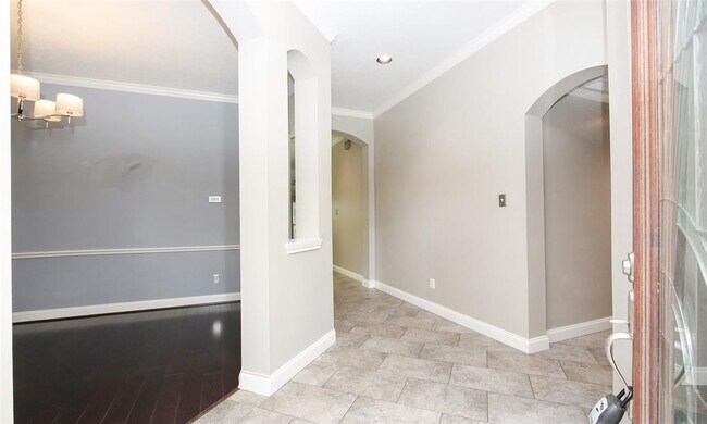 Building Photo - 13023 Bretford Ct