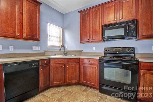 Building Photo - 3010 Summerfield Ridge Ln