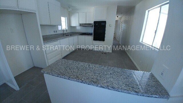 Primary Photo - 2144 N Silverton St