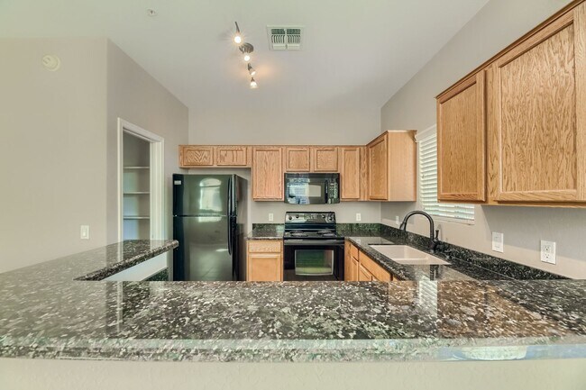 Foto del edificio - 2 Bedroom condo in Phoenix