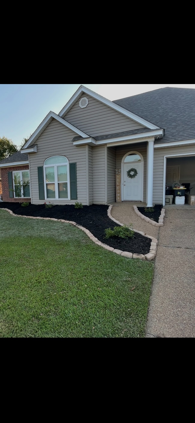 Building Photo - 292 Cherry Bark Dr