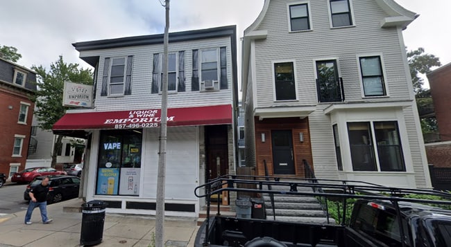 Building Photo - 338 K St