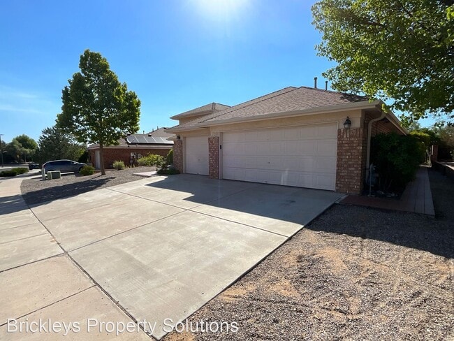 Building Photo - 3 br, 2 bath House - 7208 Salida Rd. NW
