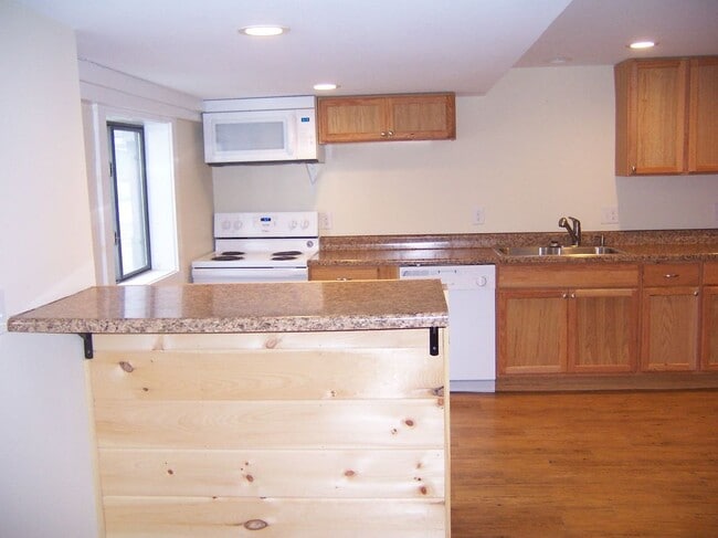 Building Photo - 3886 NH-25