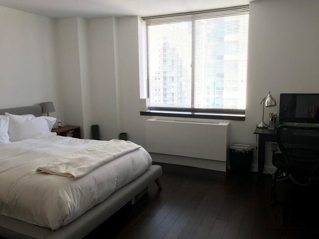 Building Photo - 77 West 24th Street