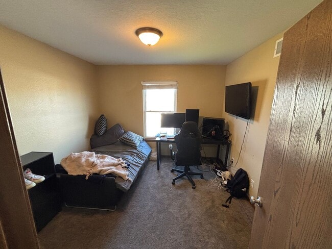 Foto del edificio - Your Dream Home Awaits – Gorgeous 4 Bed / 2.5 Bath with Spacious Backyard & Attached Garage