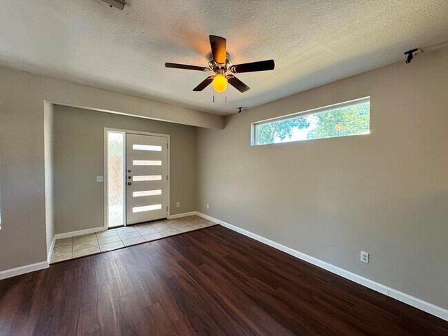 Foto del edificio - 3003 Burning Oak Dr