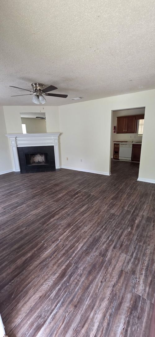 Building Photo - 3 Bedroom House in Hephzibah For Rent.