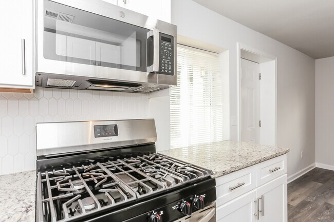 Foto del edificio - 100 Terrace Dr NE