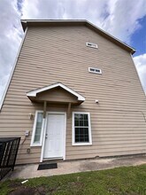 Building Photo - 6837 Larkstone St