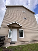 Building Photo - 6837 Larkstone St