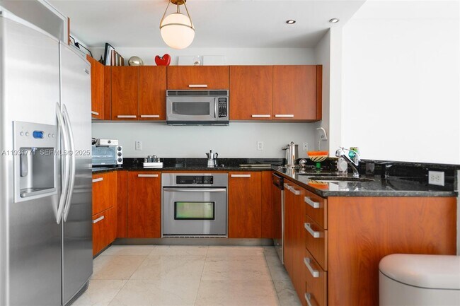 Foto del edificio - 3131 NE 188th St