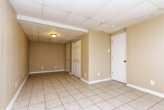 Building Photo - 9423 Big Ben Cir