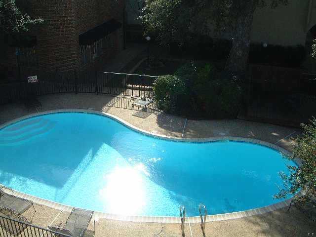 Foto del edificio - 910 Duncan Ln