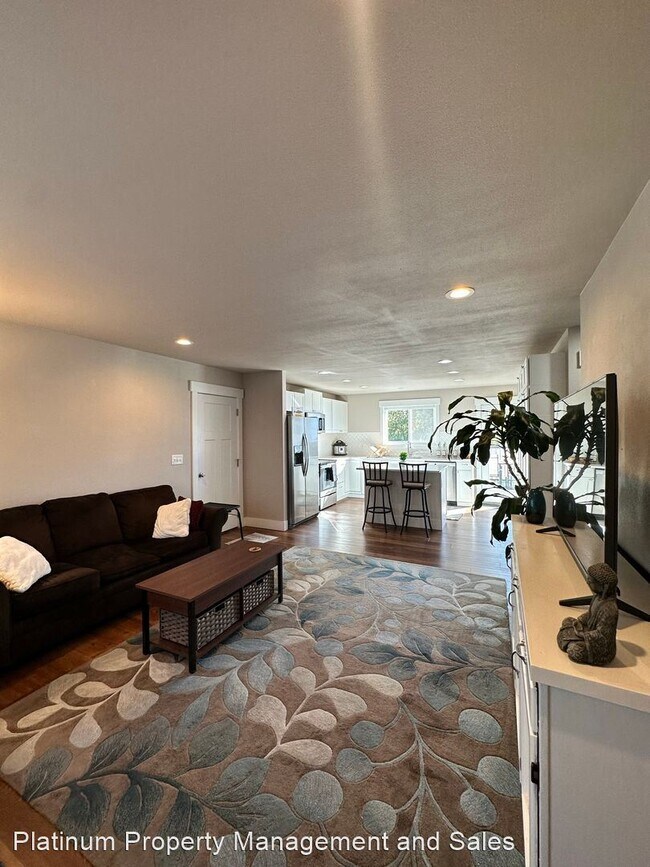 Foto del edificio - 3 br, 2 bath House - 1910 8th St. NE