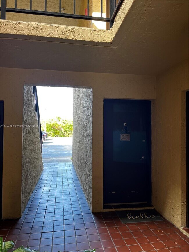 Foto del edificio - 9004 SW 137th St