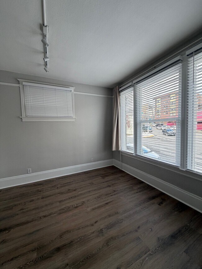Foto del edificio - 1703 Bellevue Ave