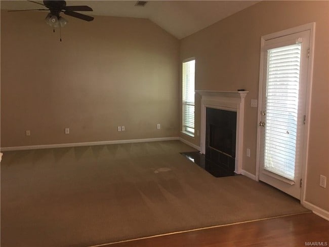 Building Photo - 418 River Oaks Dr