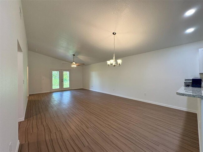 Foto del edificio - 8800 E Ogden Ln