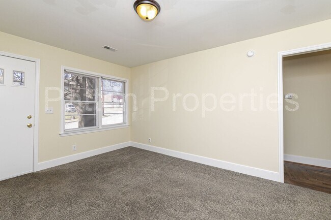 Foto del edificio - 4622-4624 Arlington Street - Inside CoC - R09216-08-01