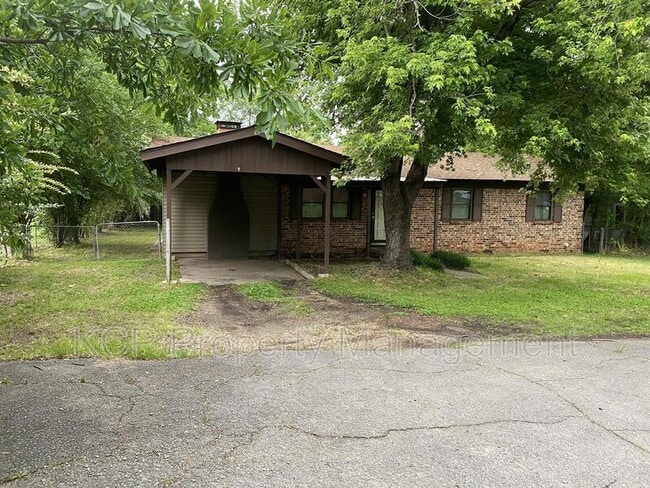 Building Photo - 1408 H St