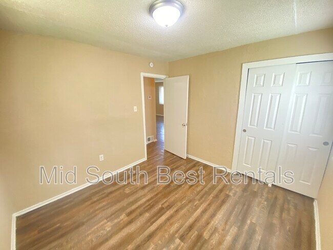 Foto del edificio - 2882 Montague Ave