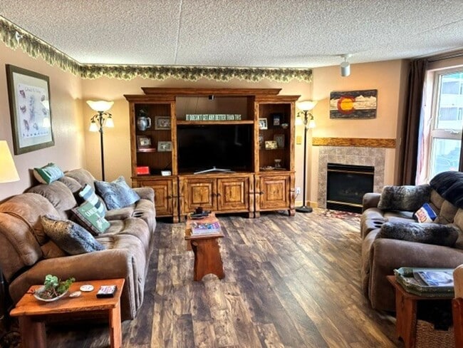 Building Photo - 980 Lakepoint Dr
