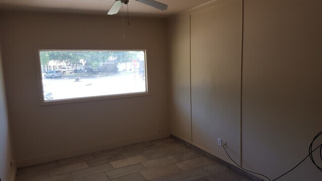 Foto del edificio - 3012 Gaines St