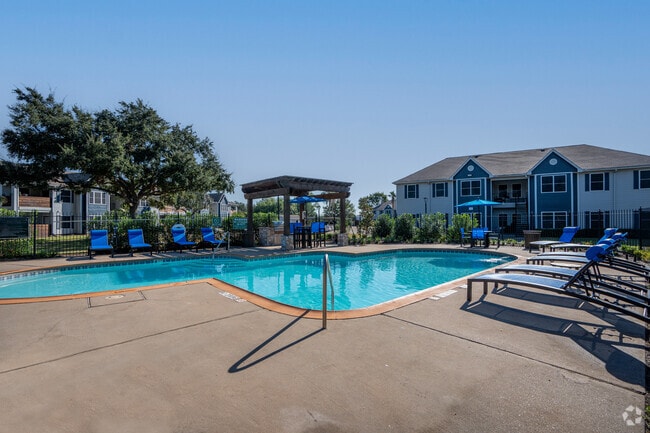 Pool - Stonecreek Apartments