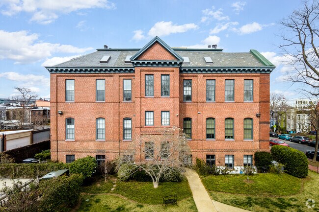 410 5th St NE - Carberry School Lofts