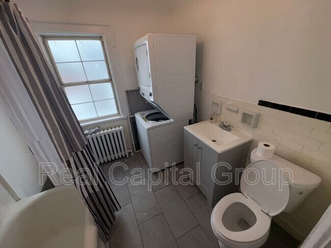 Foto del edificio - 873 Western Ave