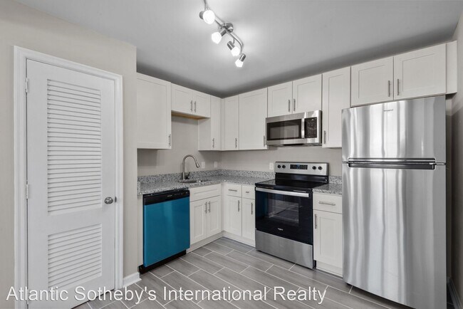 Foto del edificio - 3 br, 1 bath House - 609 Woodfin Road