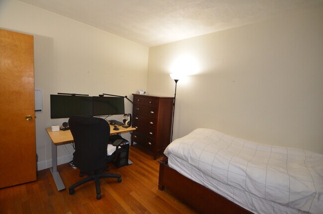Foto del edificio - 320 Tappan St