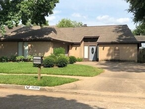 Building Photo - 15310 Glenwood Park Dr