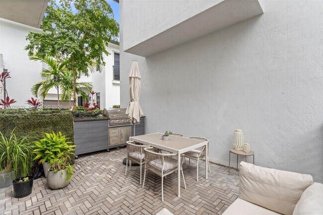 Foto del edificio - 8249 NW 46th St