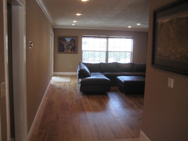 Building Photo - 2070 Thunderbird Trail Maitland FL 32751