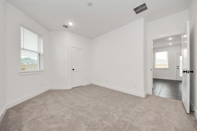 Building Photo - 1422 Shaded Rock Dr