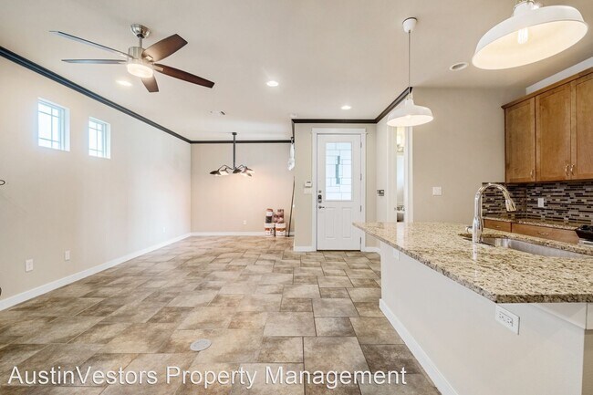 Building Photo - 3 br, 2.5 bath House - 2210-A Schriber St