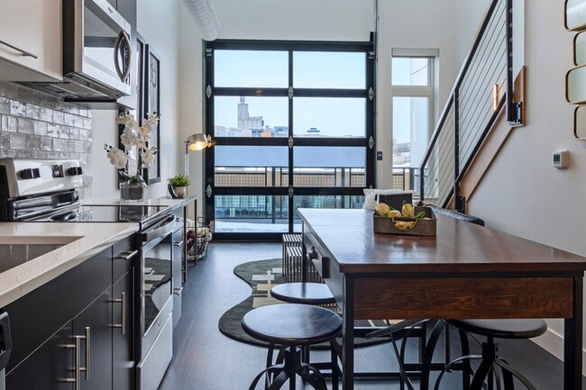 1 BD Loft - 550 Ultra Lofts